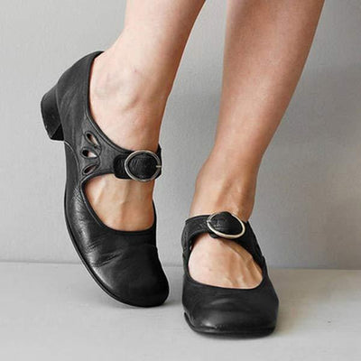 Savannah | Classic Buckle Heel