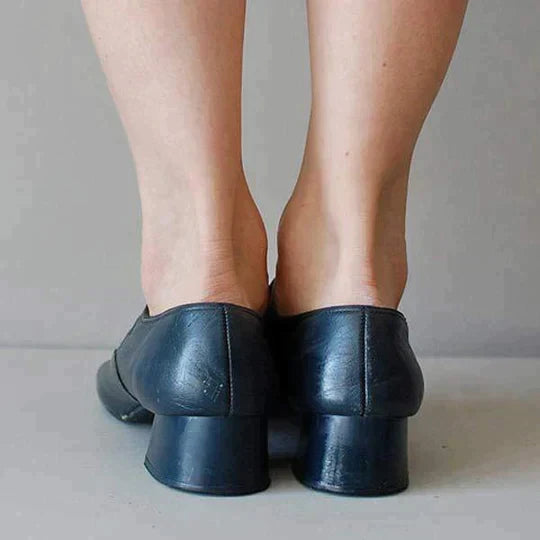 Savannah | Classic Buckle Heel
