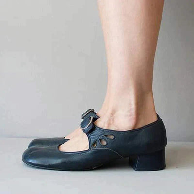Savannah | Classic Buckle Heel