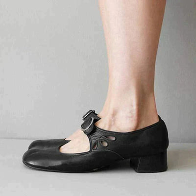 Savannah | Classic Buckle Heel