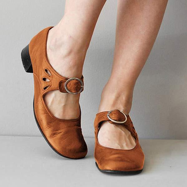 Savannah | Classic Buckle Heel