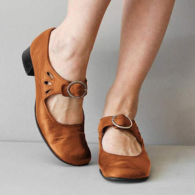 Savannah | Classic Buckle Heel