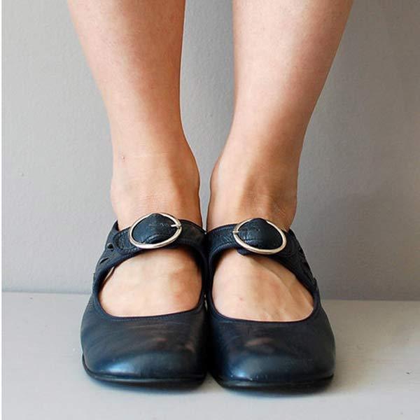 Savannah | Classic Buckle Heel