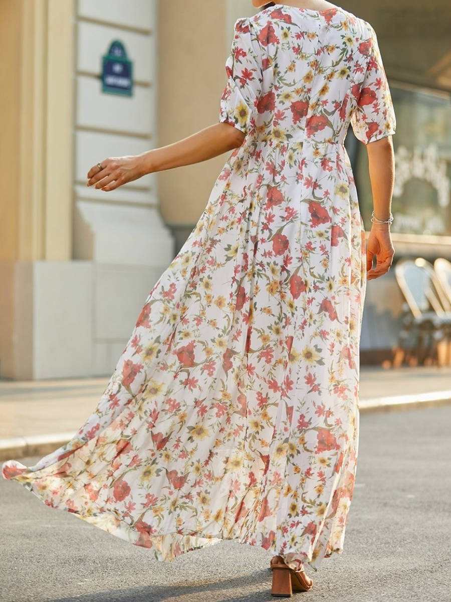 Isla | Flowing Floral Maxi Dress